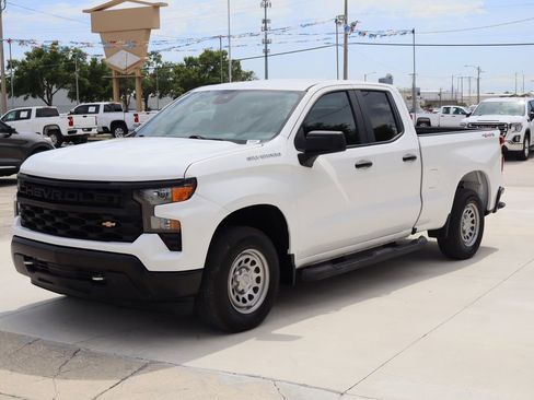 Used 2023 Chevrolet Silverado 1500 W/T w/ WT Convenience Package AWD/4WD image 5