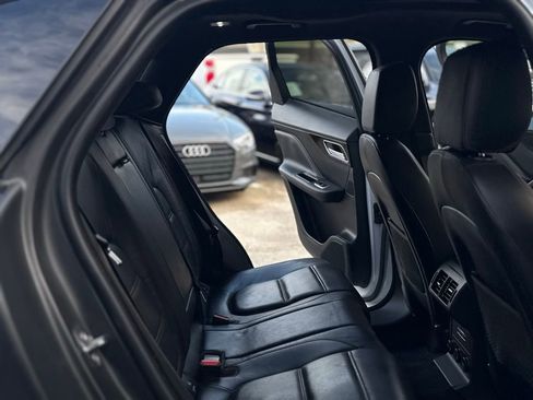 Used 2019 Jaguar F-PACE Prestige image 17