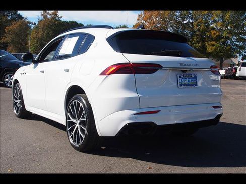 Used 2023 Maserati Grecale GT image 3