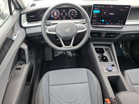 New 2026 Volkswagen Tiguan SE FWD image 7