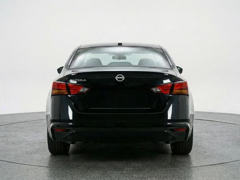Used 2025 Nissan Altima 2.5 SV image 7