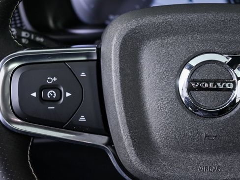 Used 2021 Volvo XC40 T5 R-Design w/ Advanced Package image 10