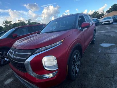 Used 2025 Mitsubishi Outlander SE