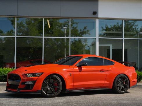 Used 2022 Ford Mustang Shelby GT500 w/ Carbon Fiber Track Pack RWD image 1