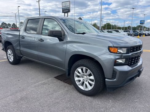 Used 2022 Chevrolet Silverado 1500 Custom w/ Safety Confidence Package RWD image 3