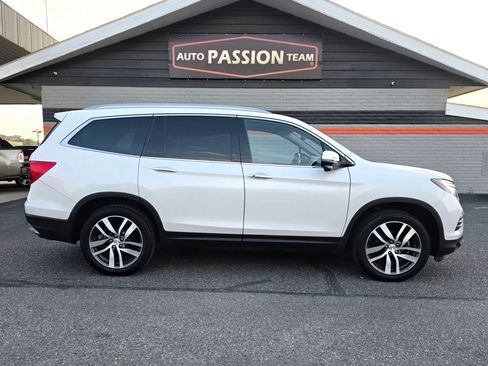 Used 2018 Honda Pilot Touring image 6