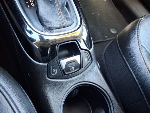 Used 2021 Jeep Compass Limited image 26