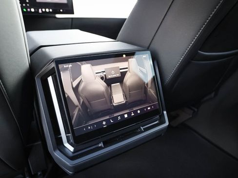 Used 2024 Tesla Cybertruck AWD Crew Cab image 39