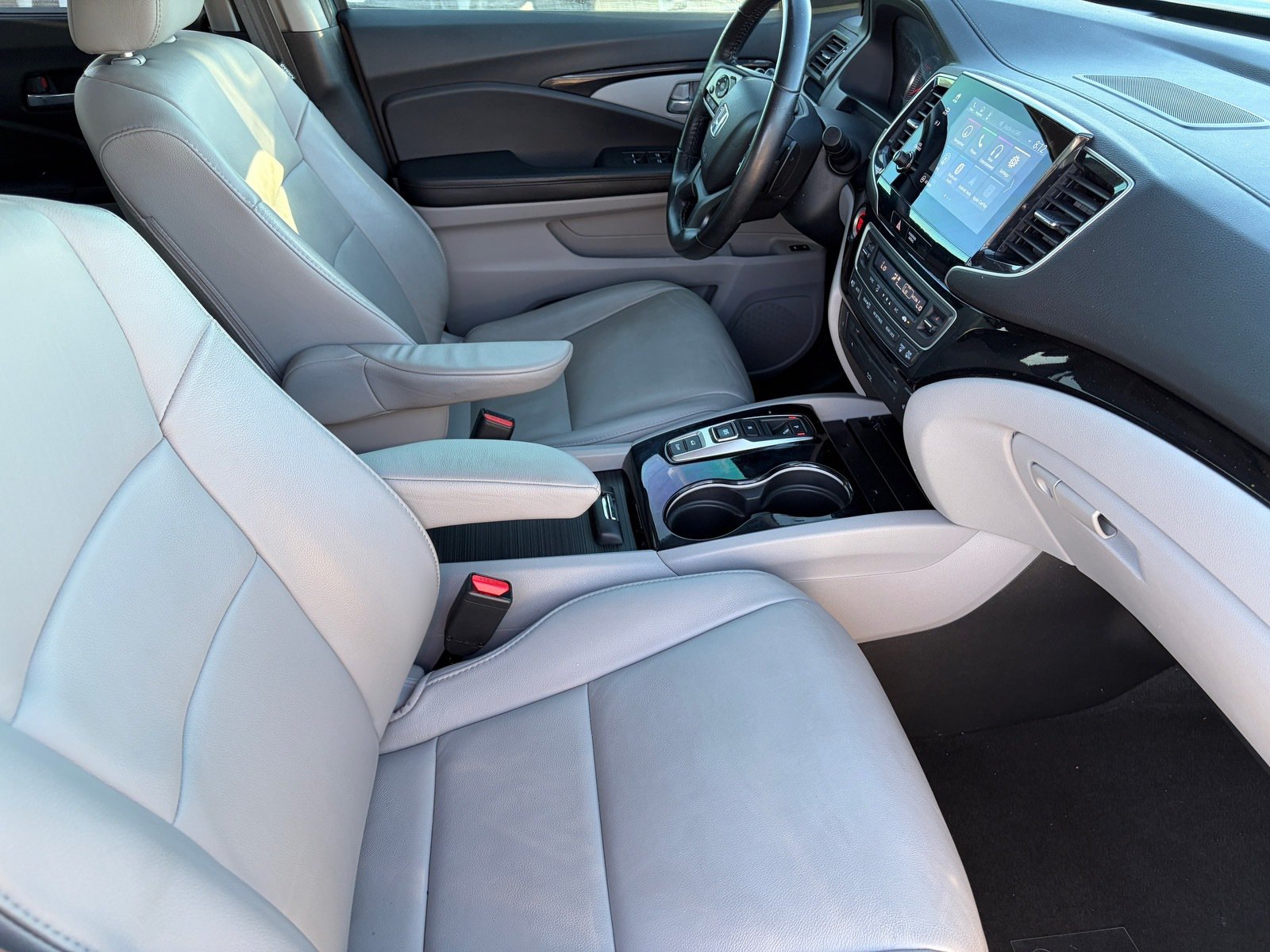 Used 2021 Honda Pilot Touring image 11