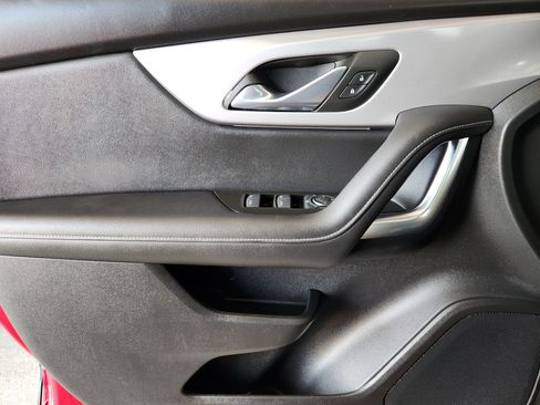 Certified 2025 Chevrolet Blazer LT AWD/4WD image 24