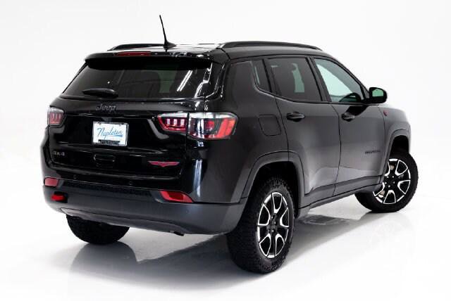 Certified 2024 Jeep Compass Trailhawk AWD/4WD image 33