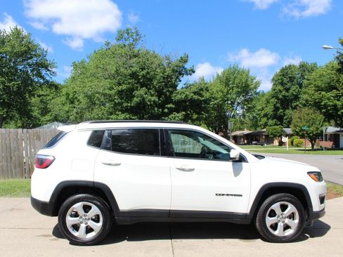 Used 2019 Jeep Compass Latitude w/ Cold Weather Group AWD/4WD image 10