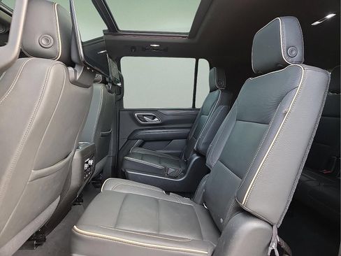 Used 2021 GMC Yukon XL SLT w/ SLT Premium Package AWD/4WD image 11