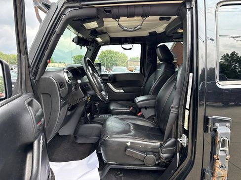 Used 2014 Jeep Wrangler Unlimited Rubicon w/ Connectivity Group AWD/4WD image 21