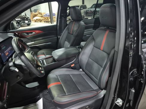 Certified 2024 Chevrolet Traverse RS w/ LPO, Floor Liner Package AWD/4WD image 21