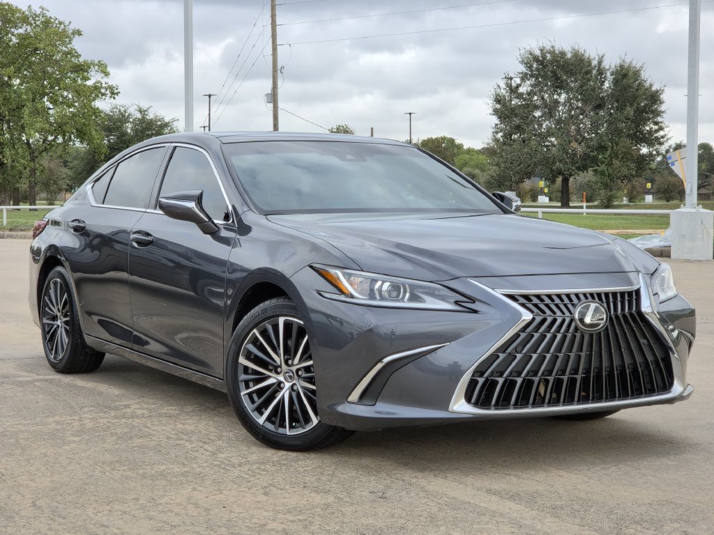 Used 2025 Lexus ES 350 w/ Premium Package FWD image 2