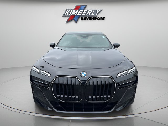 Used 2025 BMW 740i xDrive w/ Premium Package AWD/4WD image 8