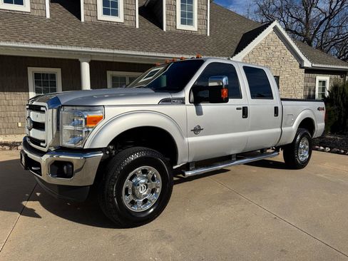 Used 2015 Ford F350 XLT w/ XLT Premium Package image 2