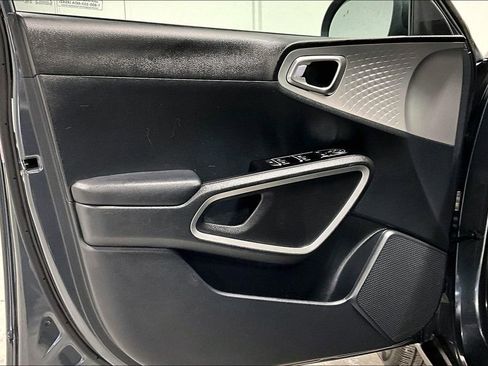 Used 2025 Kia Soul LX image 20