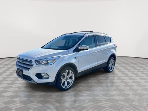 Used 2019 Ford Escape Titanium image 4