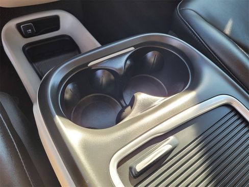 Used 2024 Chrysler Pacifica Touring-L image 24