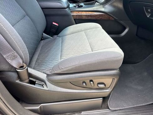 Used 2017 Chevrolet Tahoe LS w/ Enhanced Driver Alert Package image 18