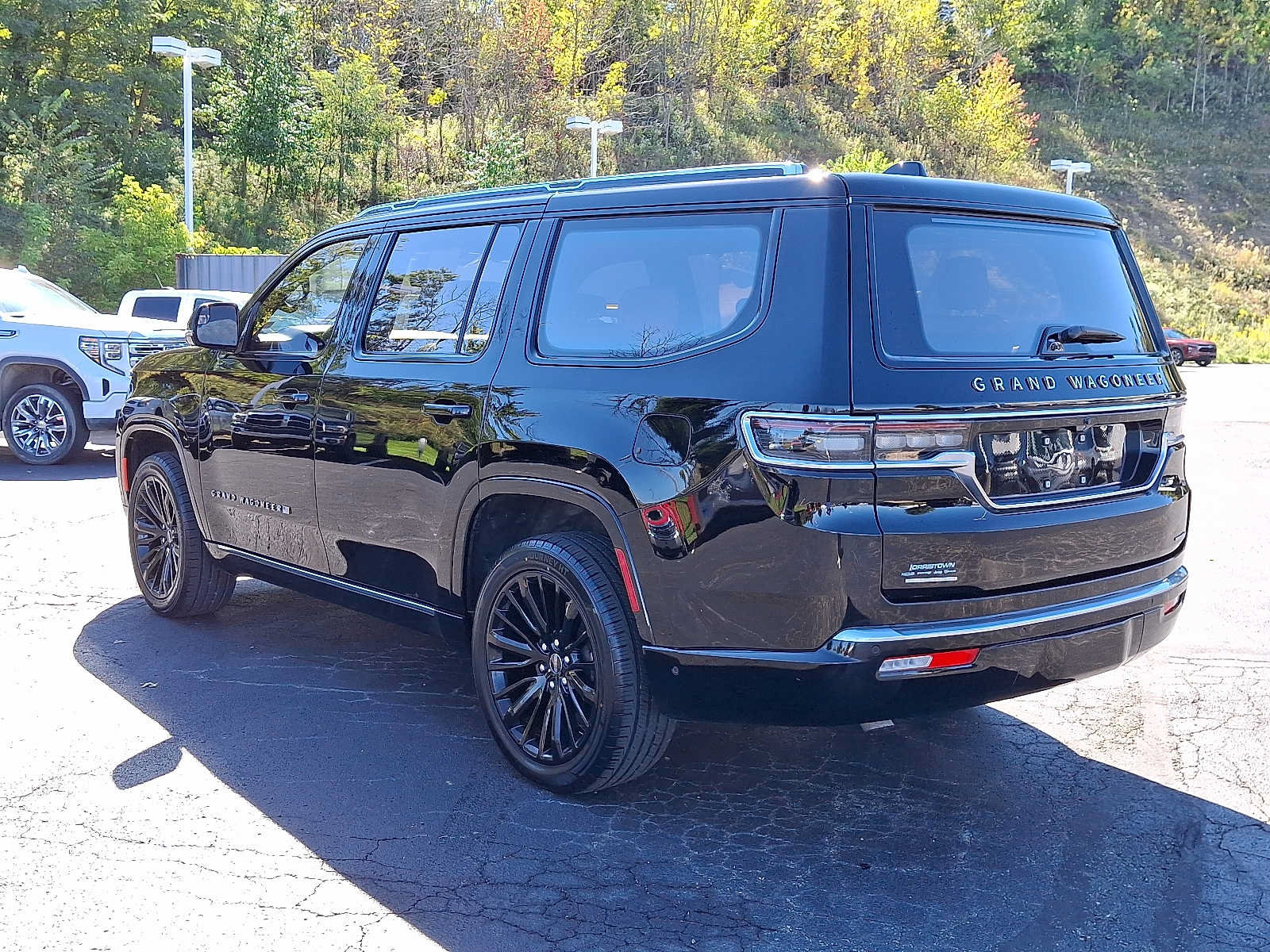 Used 2022 Jeep Grand Wagoneer Series III AWD/4WD image 4