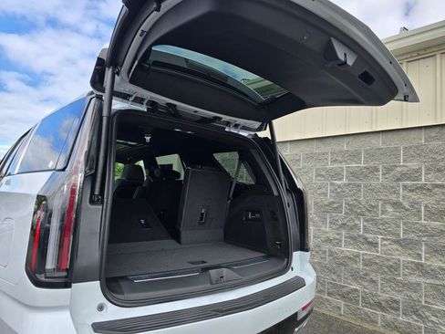 New 2026 Cadillac Escalade Luxury AWD/4WD image 7