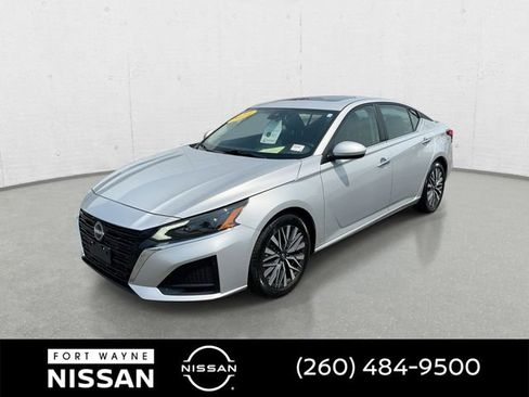 Used 2024 Nissan Altima 2.5 SV w/ SV Premium Package FWD image 1
