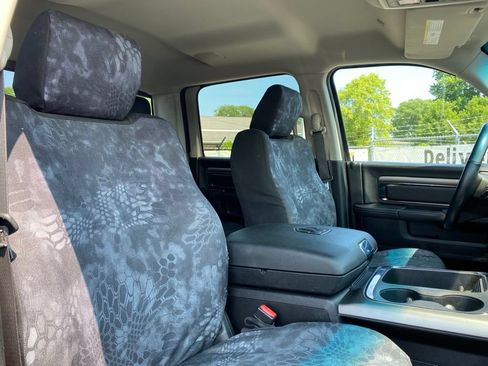 Used 2018 RAM 2500 Big Horn w/ Sport Appearance Group AWD/4WD image 18