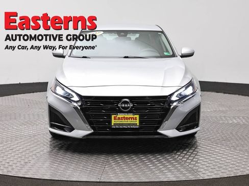Used 2023 Nissan Altima 2.5 S FWD image 2