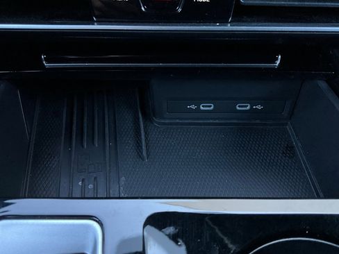 Used 2025 Volkswagen Atlas Cross Sport SE image 25