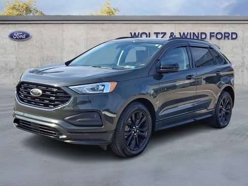 Certified 2022 Ford Edge SE w/ Black Appearance Package AWD/4WD image 3
