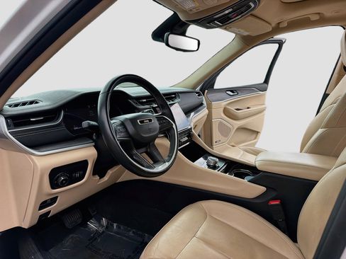 Used 2021 Jeep Grand Cherokee L Limited AWD/4WD image 10
