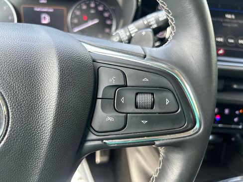Used 2022 Buick Envision Essence w/ Technology Package I FWD image 25