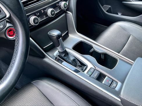 Used 2022 Honda Accord Sport image 15