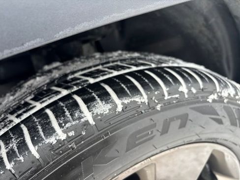 Used 2017 Jeep Cherokee 75th Anniversary image 29