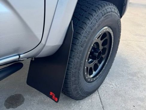 Used 2019 Toyota Tacoma TRD Sport AWD/4WD image 15
