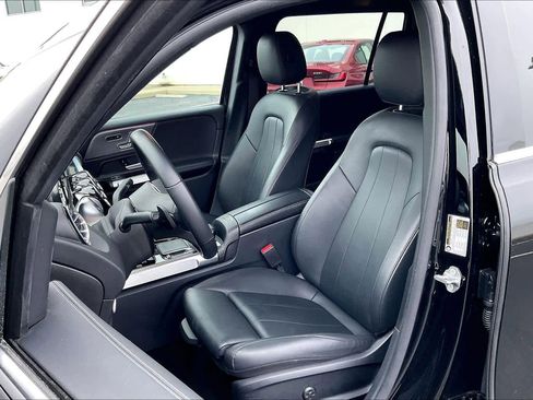 Used 2023 Mercedes-Benz GLB 250 image 25