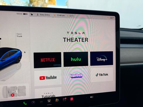 Used 2023 Tesla Model 3 Standard Range image 22