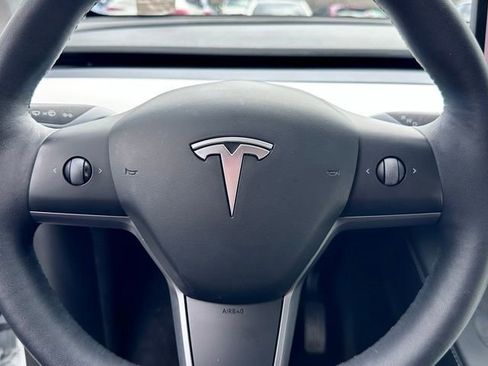 Used 2023 Tesla Model Y Long Range AWD/4WD image 13