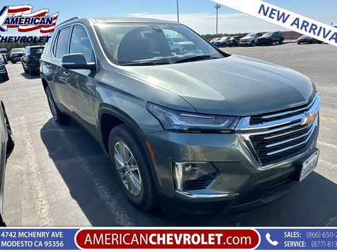 Used 2023 Chevrolet Traverse LT FWD image 1