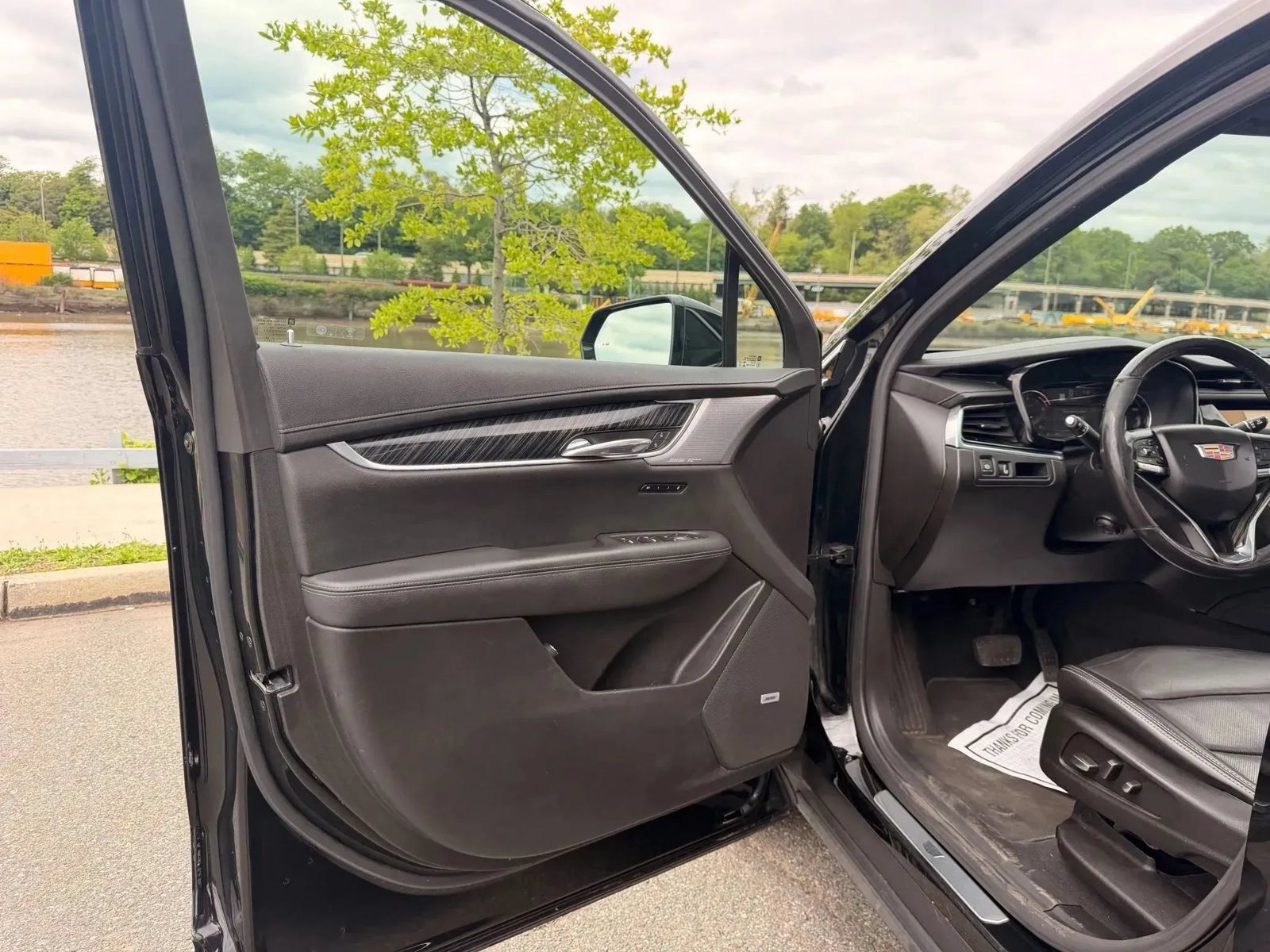 Used 2023 Cadillac XT6 Premium Luxury FWD image 24