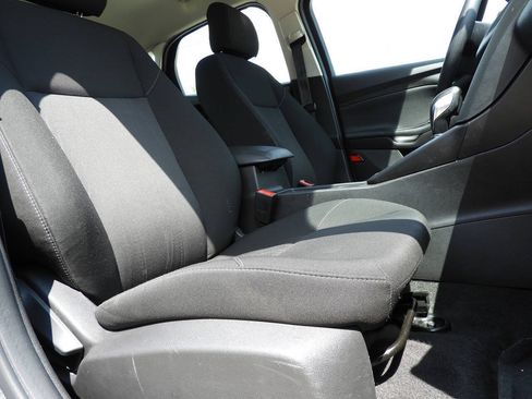 Used 2017 Ford Focus SE FWD image 31