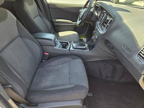 Used 2018 Dodge Charger SXT RWD image 30