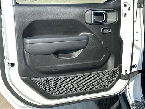 Used 2025 Jeep Wrangler Unlimited Sport AWD/4WD image 11