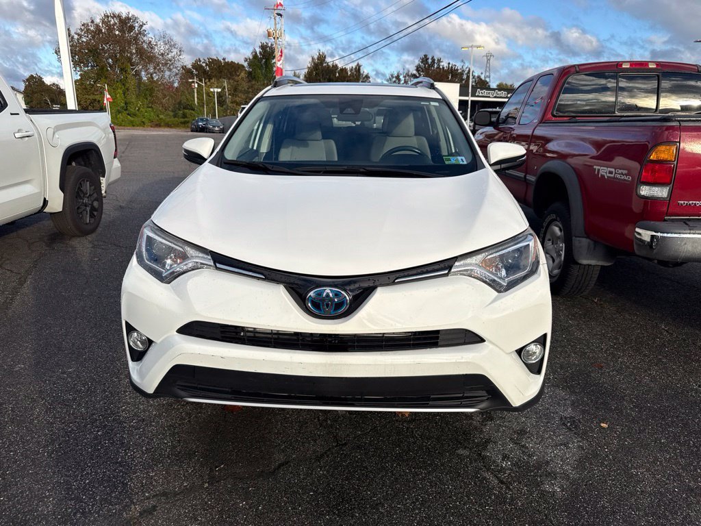 Used 2017 Toyota RAV4 XLE w/ All Weather Liner Package AWD/4WD image 2
