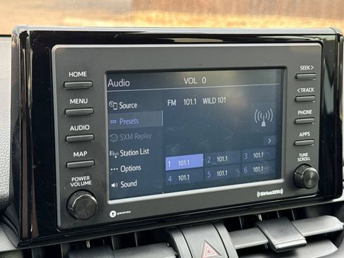 Used 2022 Toyota RAV4 LE AWD/4WD image 18