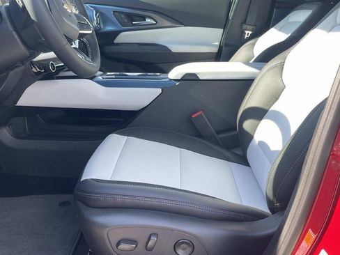 New 2026 Chevrolet Equinox EV LT image 16