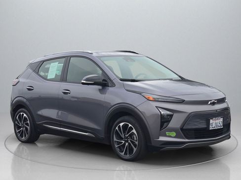 Used 2022 Chevrolet Bolt EUV Premier w/ Sun & Sound Package image 10